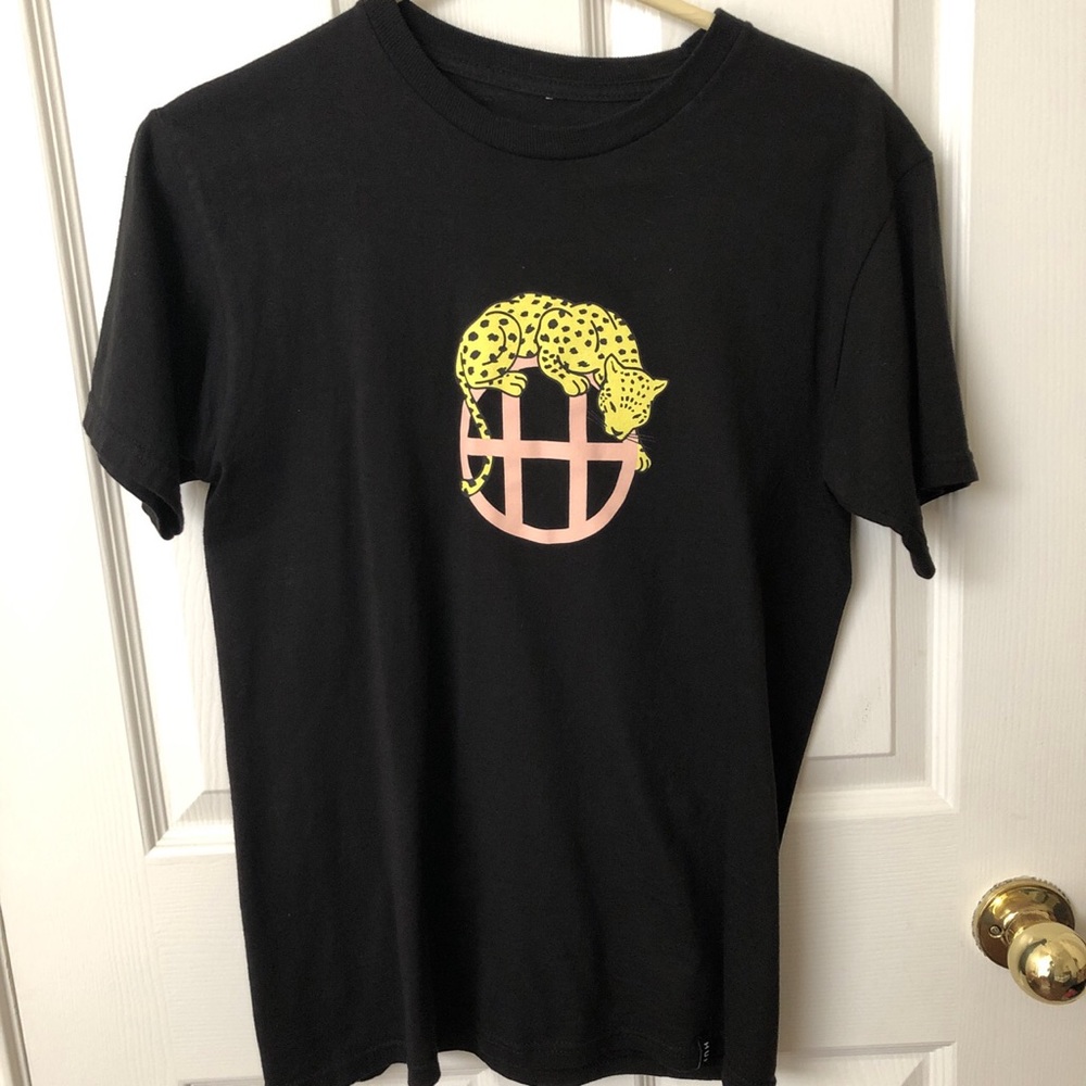 Huf jaguar/leopard t shirt small